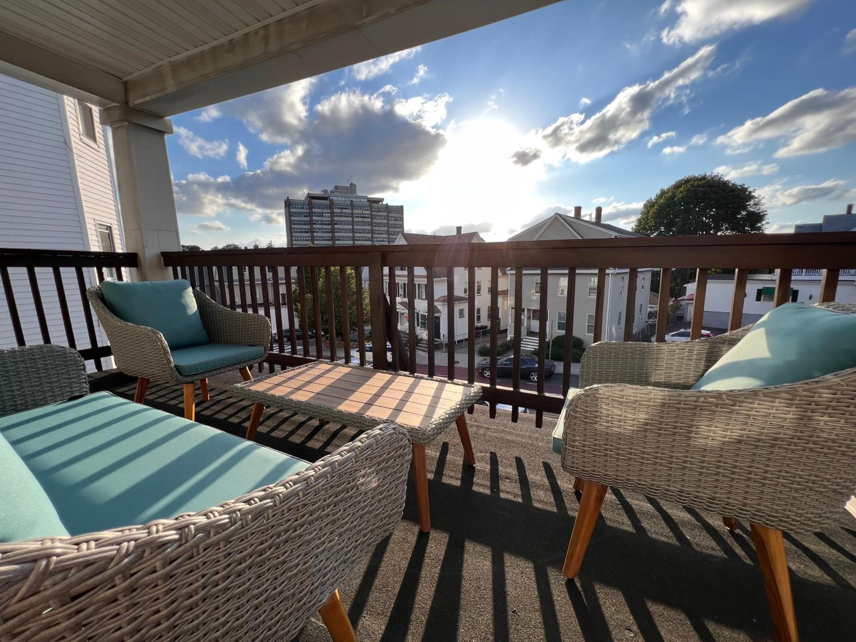 Your Boston Retreat - Great porches - 2/BR sleep 6