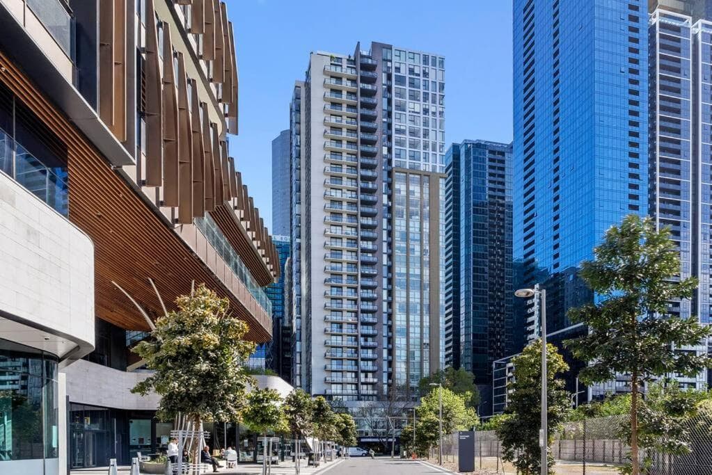 Central 1BR Southbank Apartment