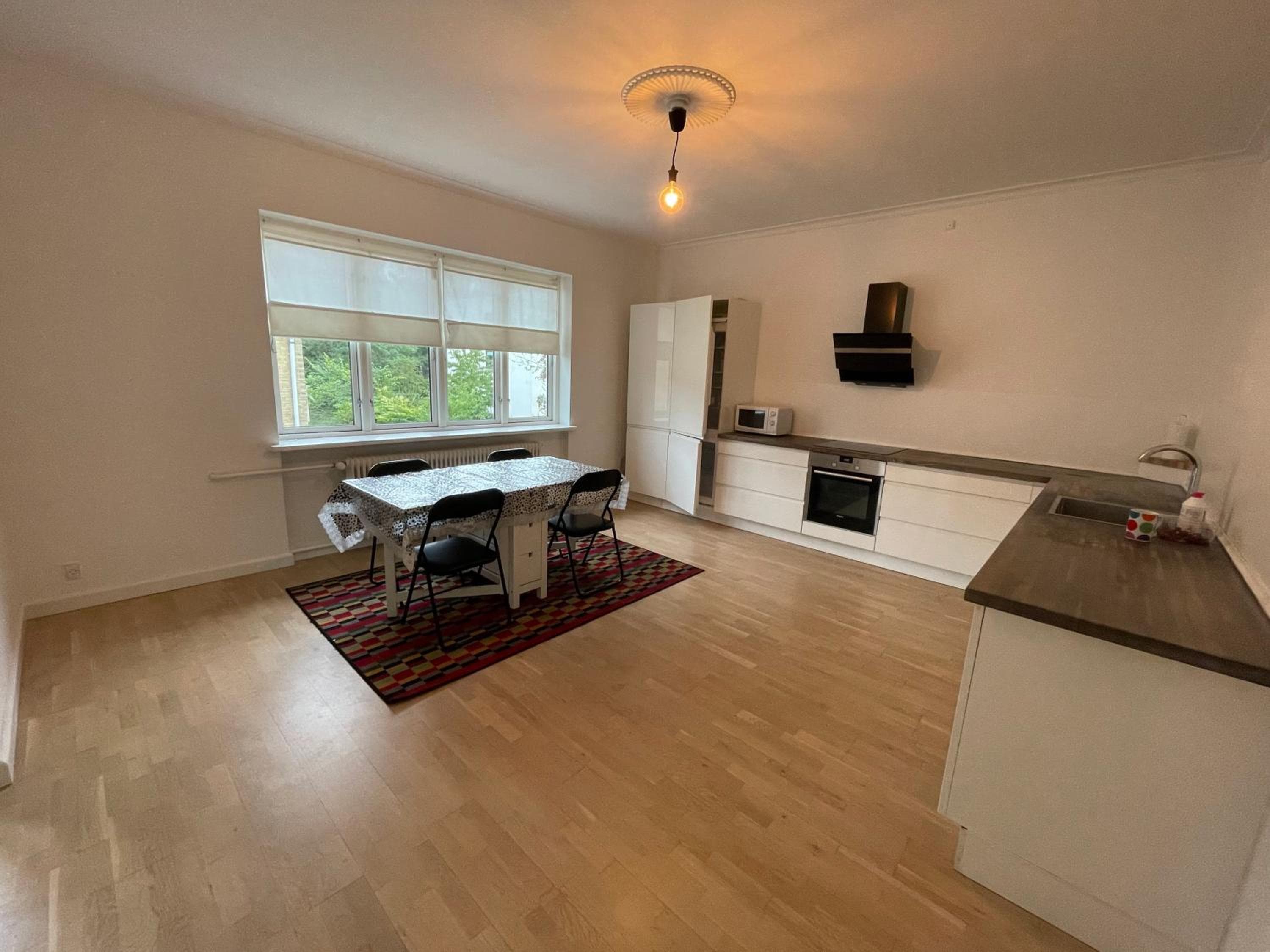 Spacious room in shared accommodation