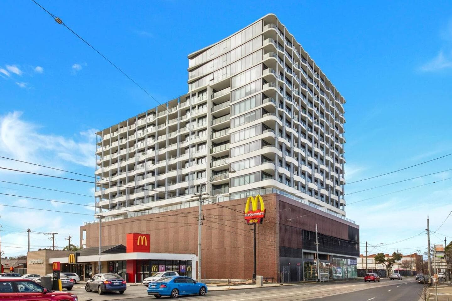Cool and Contemporary on the City Edge