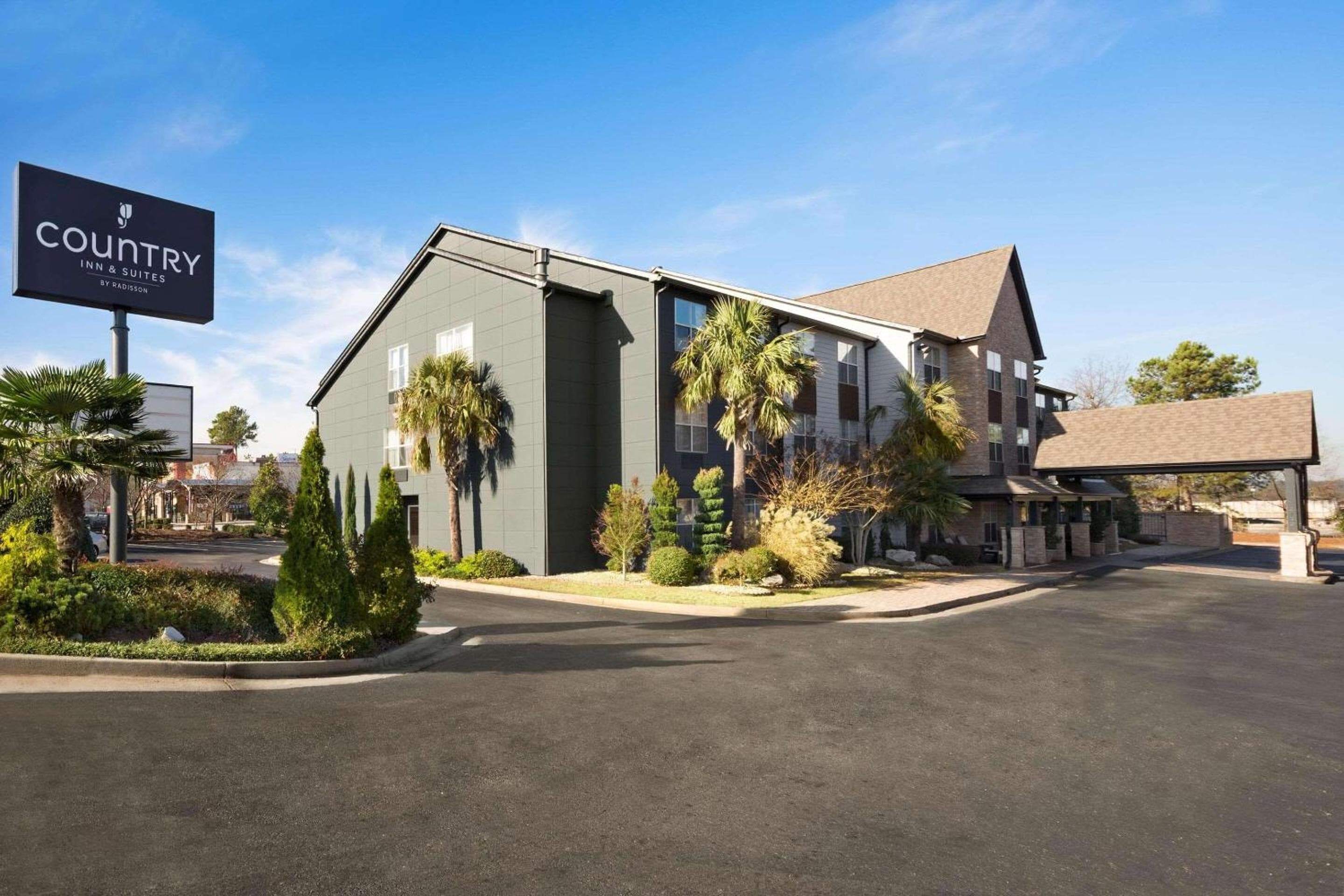 Baymont Inn & Suites by Wyndham Morrow - Atlanta I-75 South
