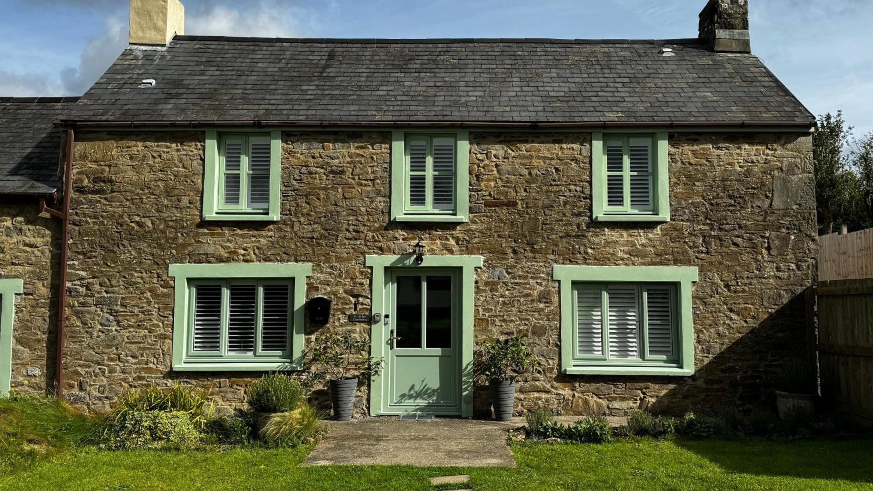 Spacious 4 Bedroom Farmhouse