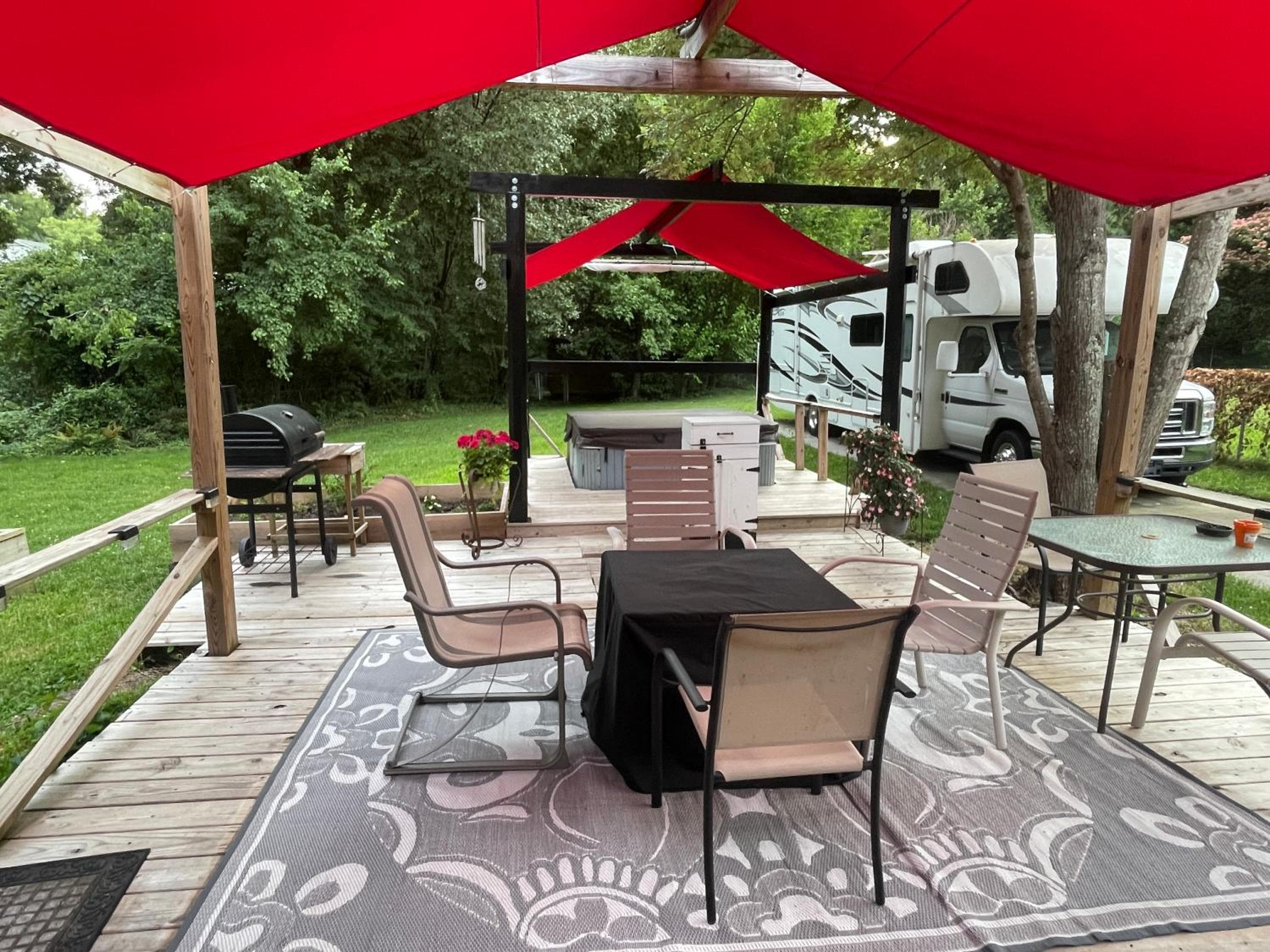 Wayne's Place-Hot tub, pet friendly. Close to HPU