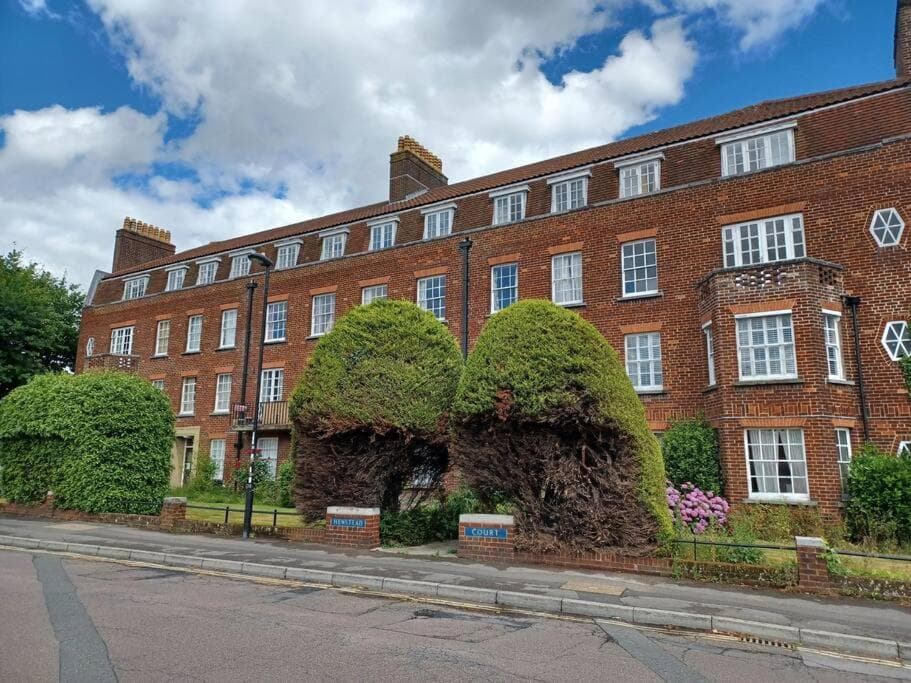 The Gem - central character flat with parking