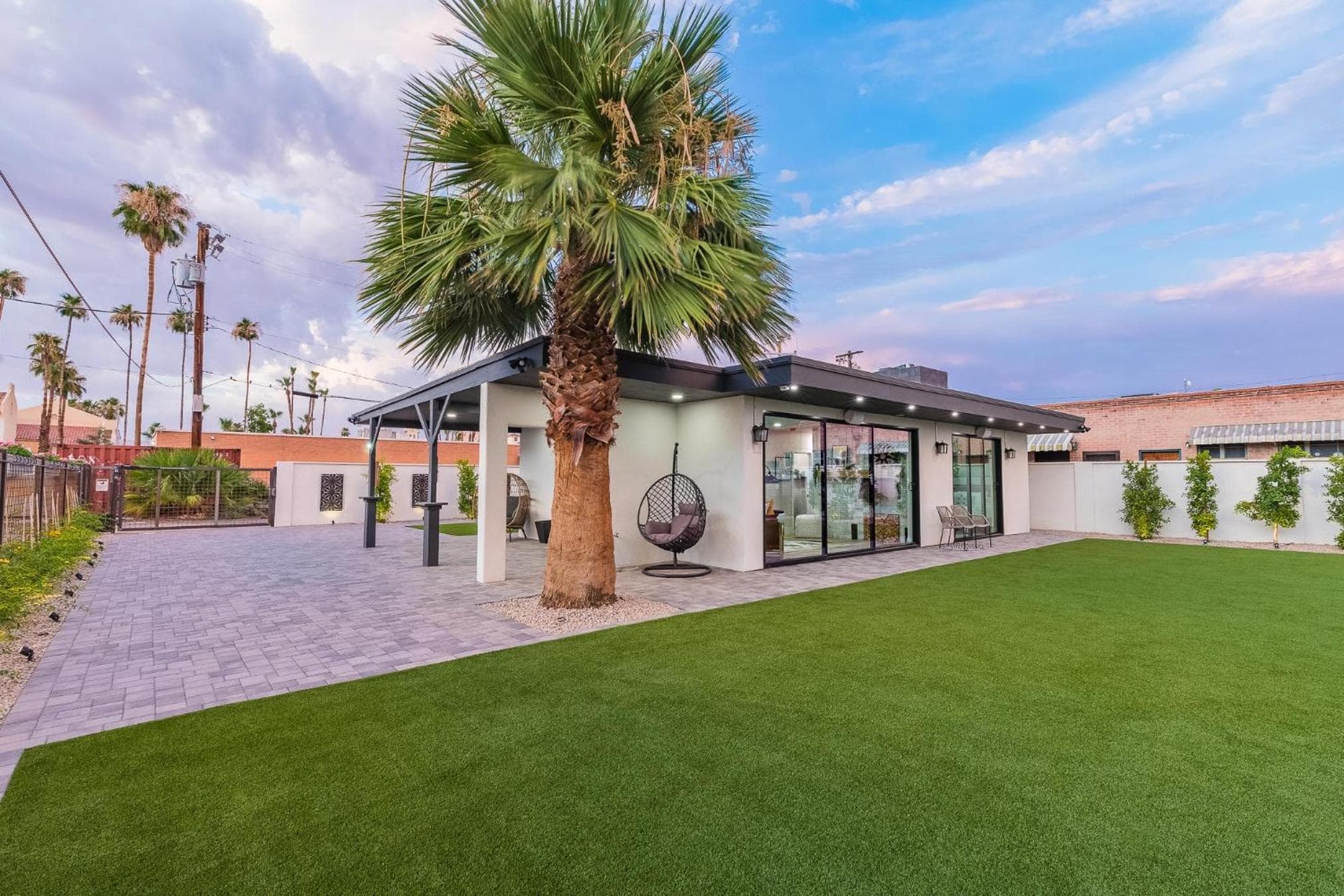 Unbeatable Location, Heated Pool, Bbq, Misters