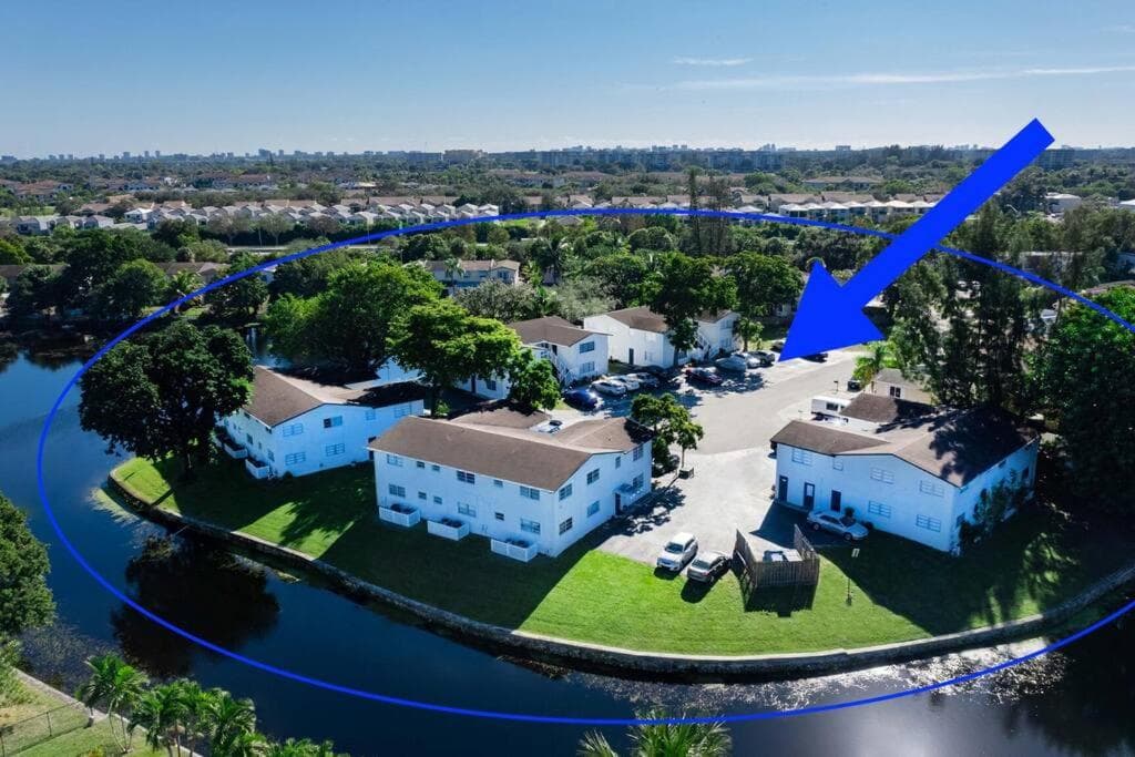 Stylish - Water View Condo - Palm Wave Says