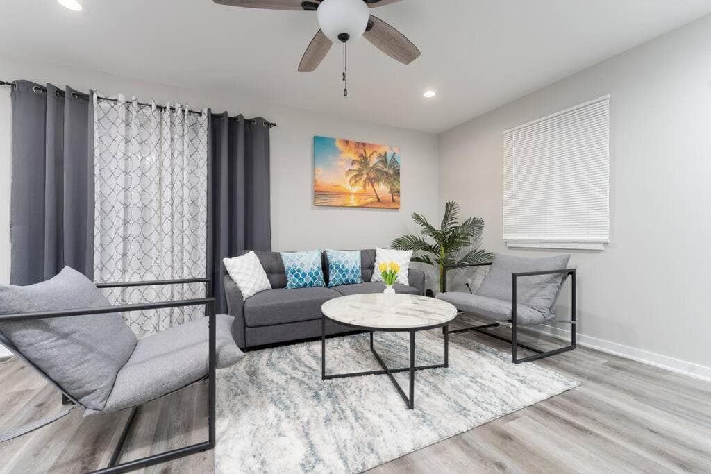 3 Bedroom 2 Bath House in Farmington Hills