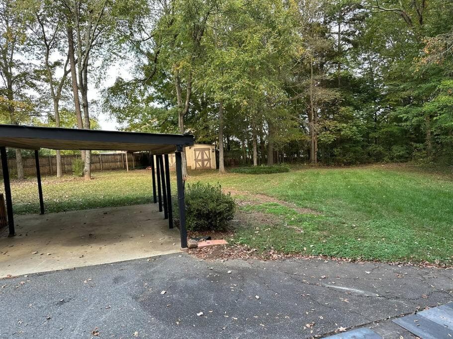 Peaceful house close to city