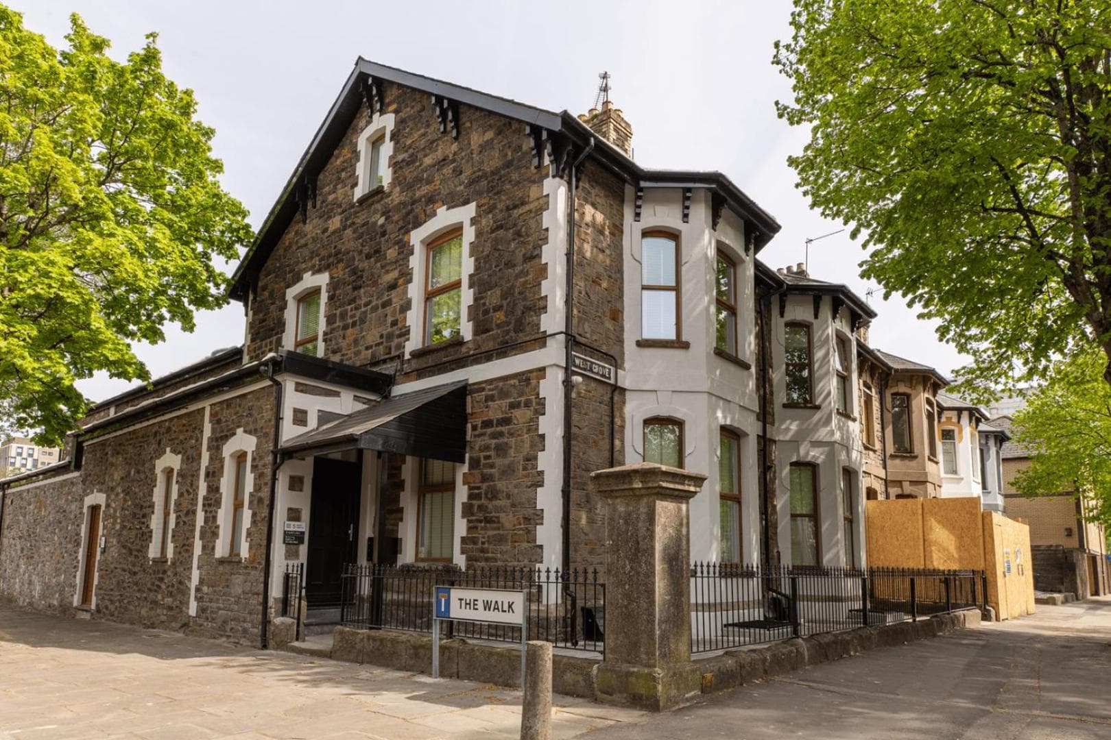 Cohost Partners | Close to City Centre | One BR!
