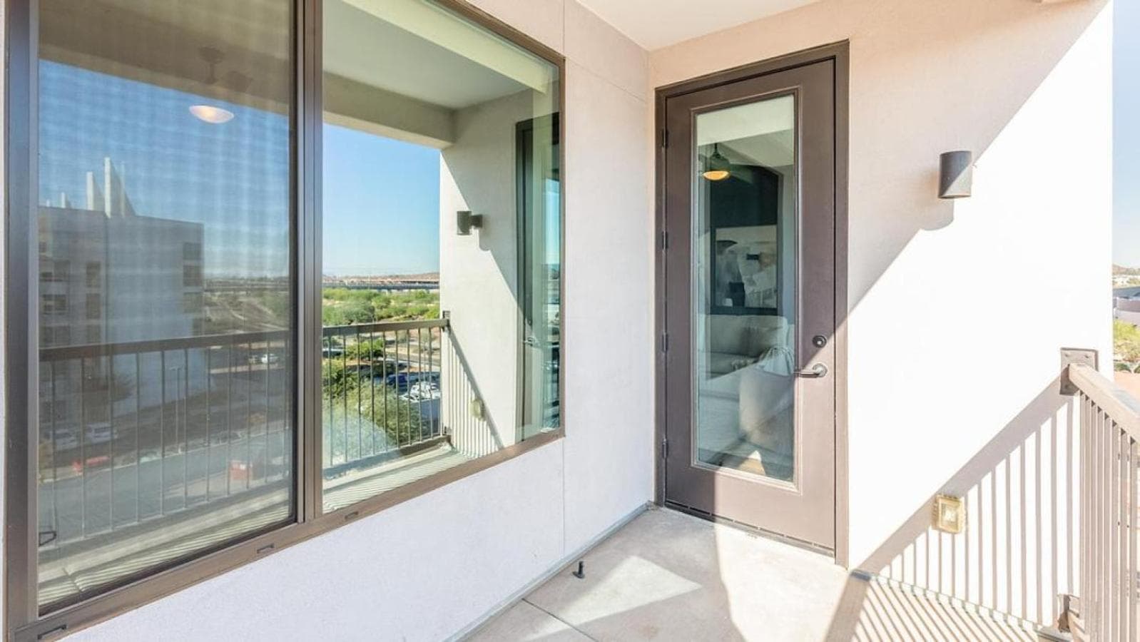 Landing Modern Apartment with Amazing Amenities (ID7740X83)
