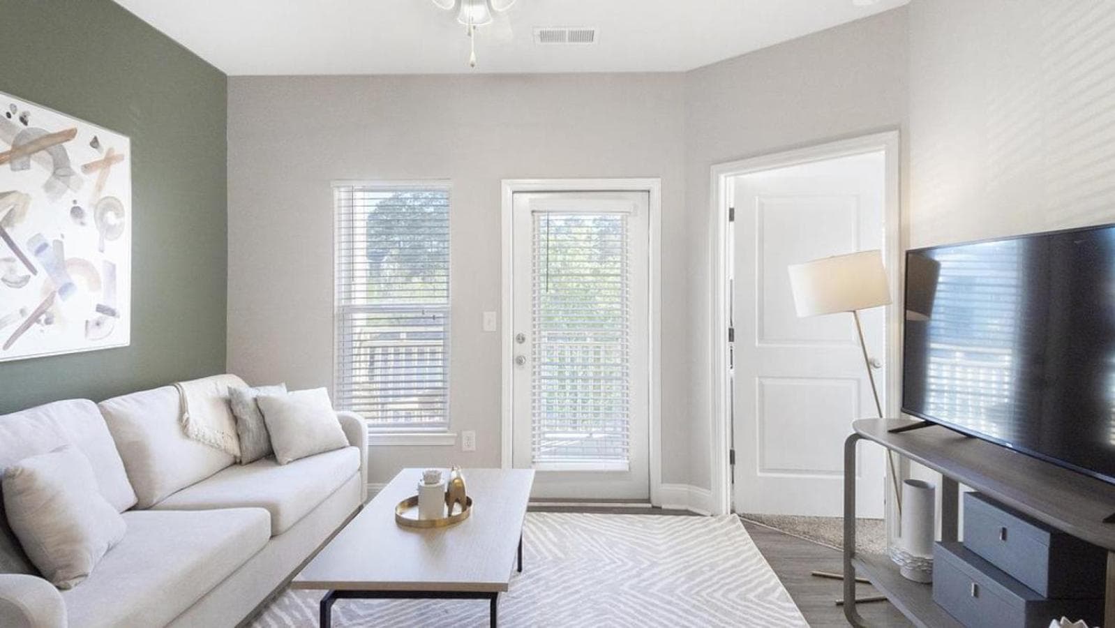Landing - Modern Apartment with Amazing Amenities (ID2000X66)