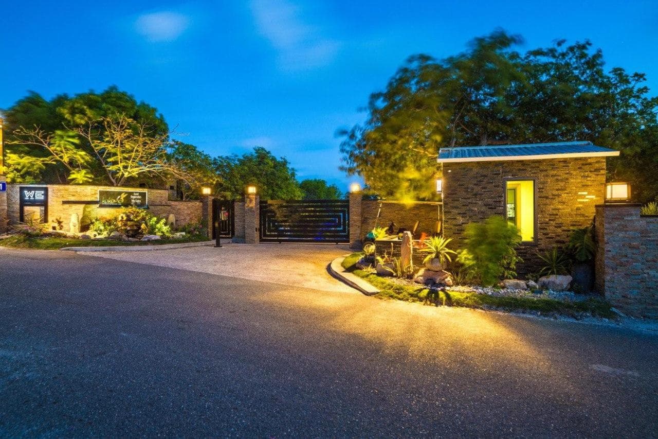 Kokomo Botanical Resort - Caribbean Family Cottages
