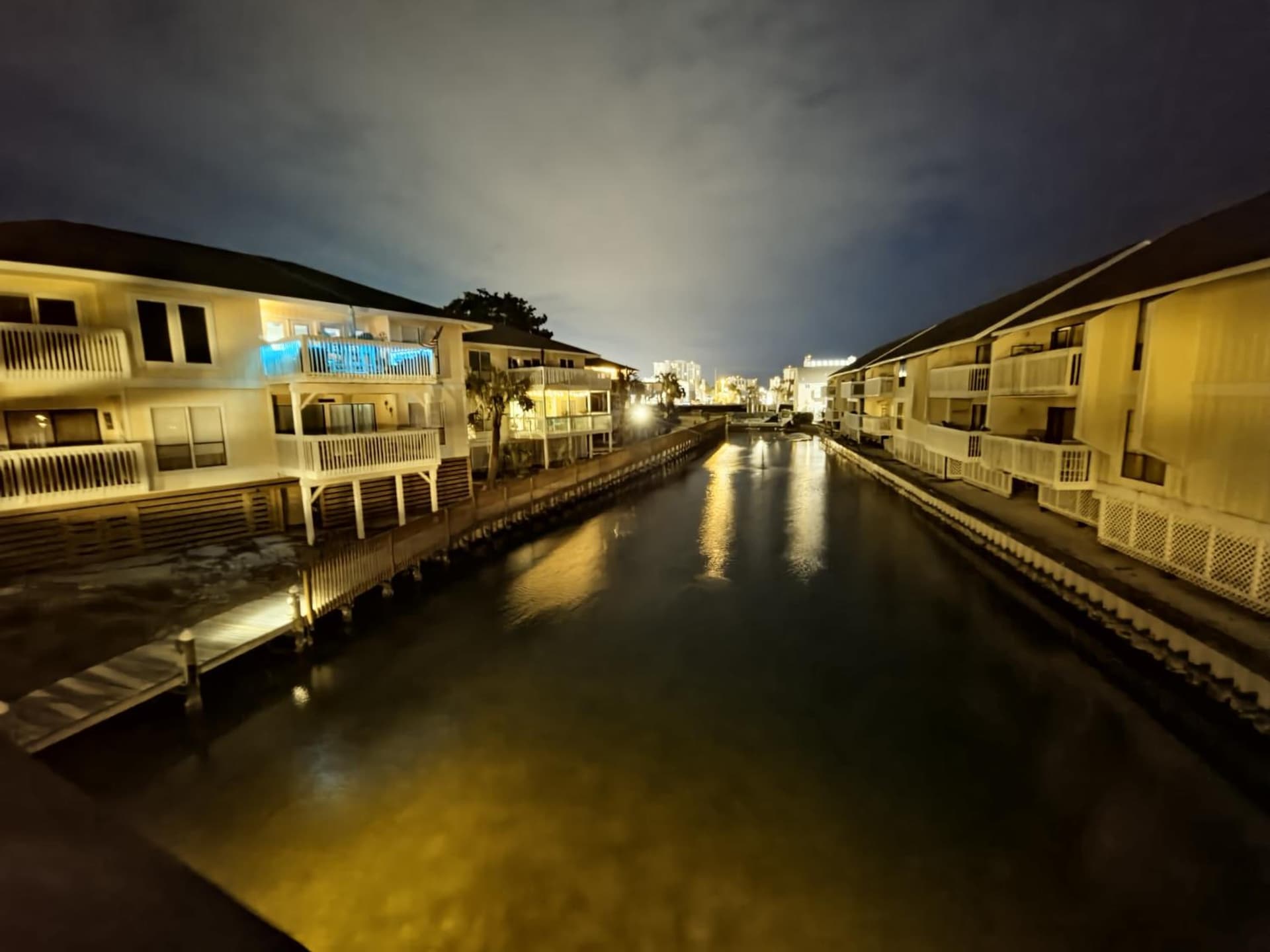 Boathouse Condo, Downtown Destin Harbor, Private Beach Access, Waterfront, on Golf course, Water Taxi pickup