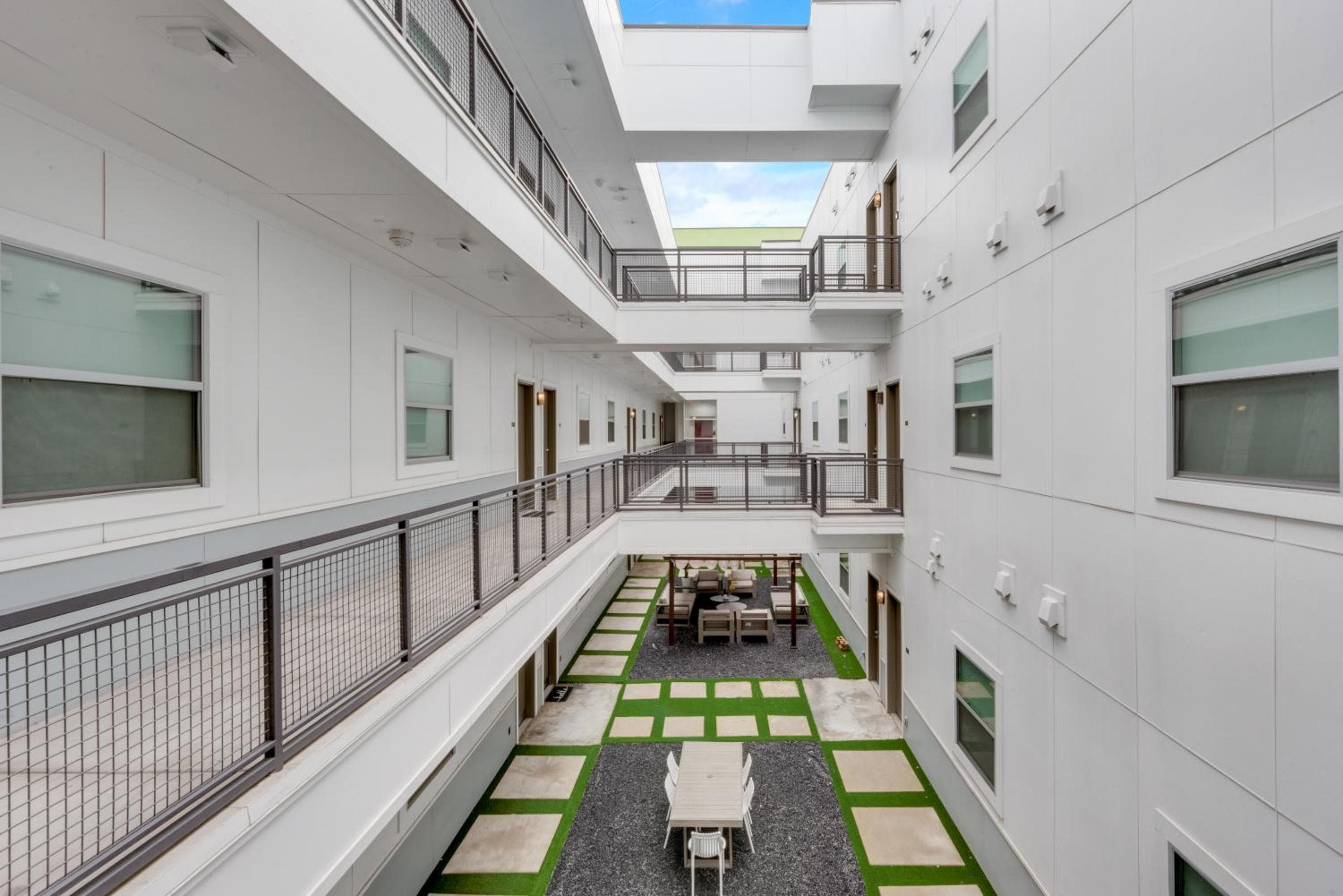 Contemporary 2BR I Gym I Parking I Workspace
