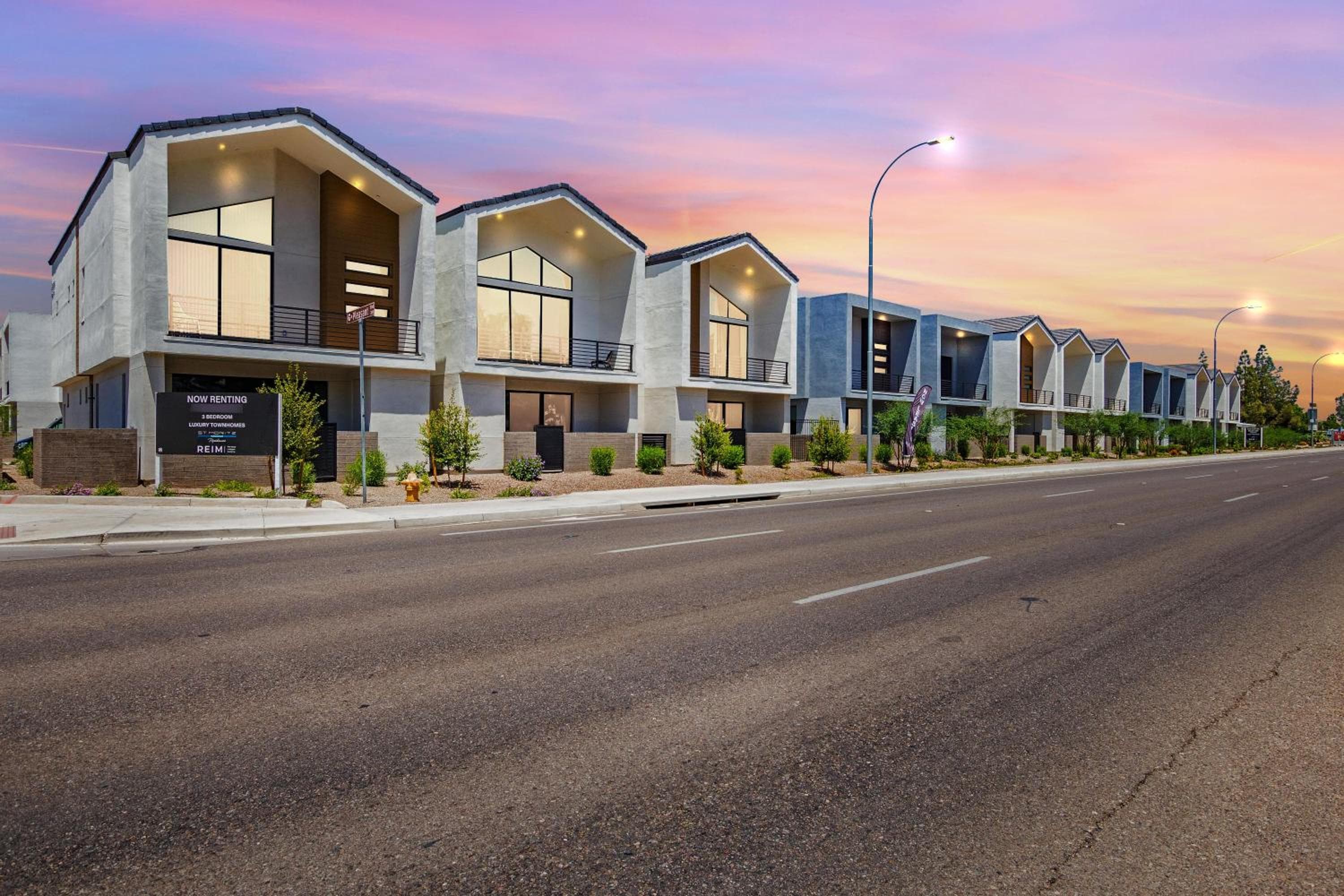 Chandler Cheers - 2 Downtown Chandler Homes - Community Pool