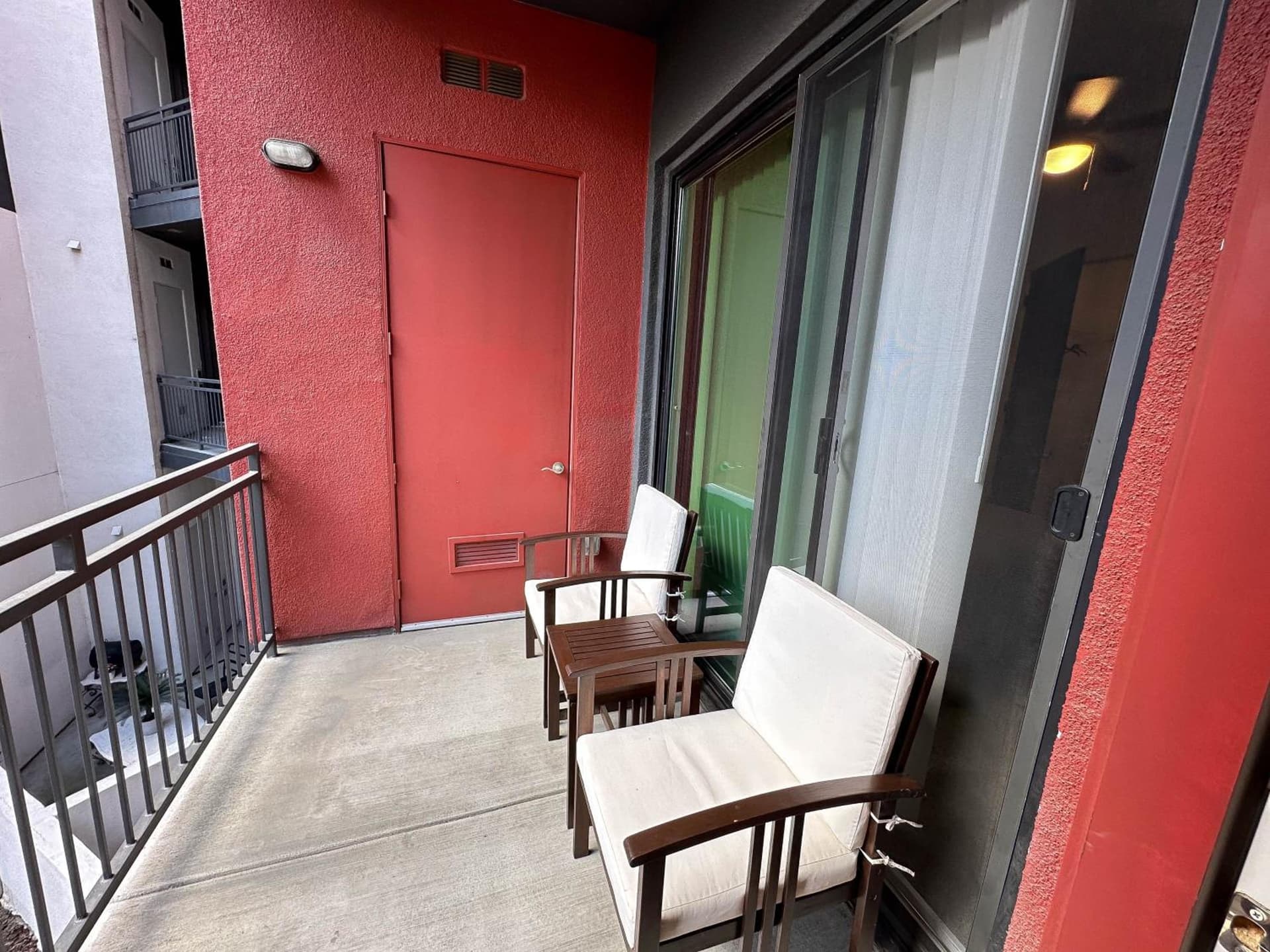 Luxury Designed 2 Bedrooms Part Hotel in Woodland Hills CA