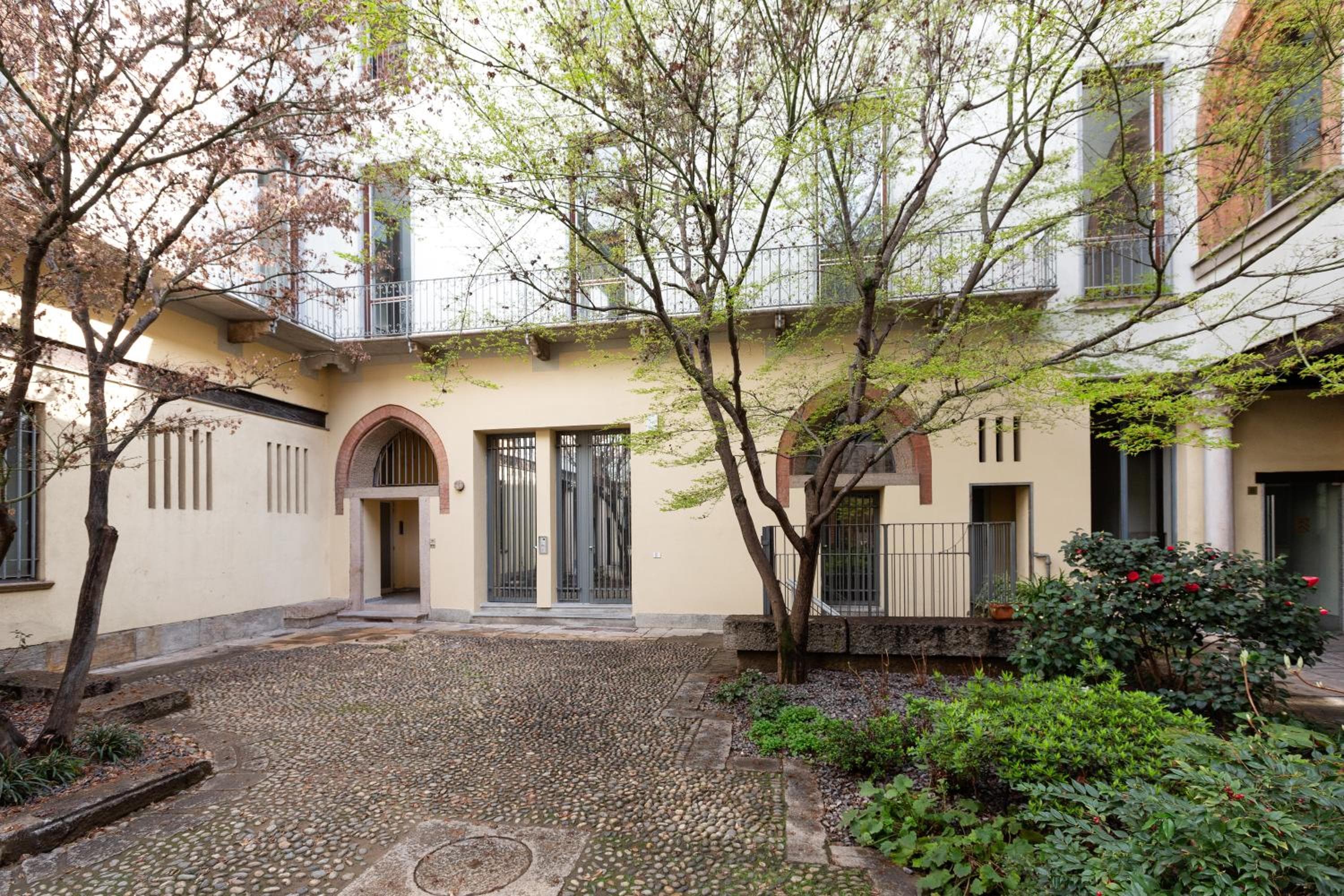 GuestHost - Cordusio Enchanting Apartment
