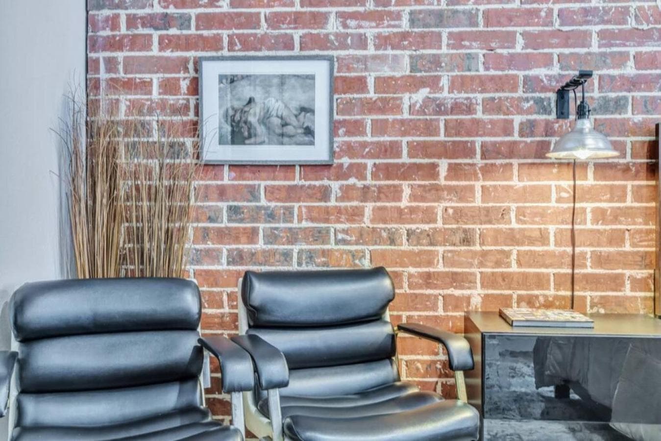 Urban Chic Downtown Escape with Pool and Gym
