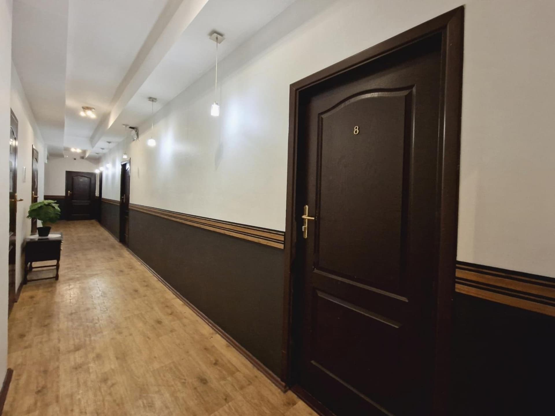 Hostel Helvetia - Private Rooms in City Center