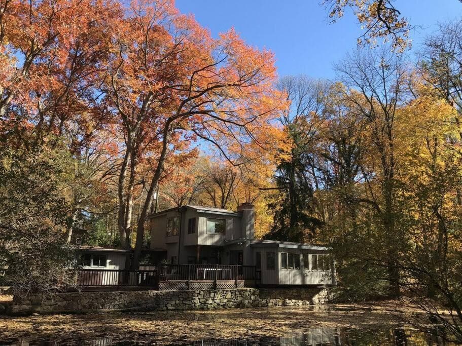 The Pond House, close to Rowayton station