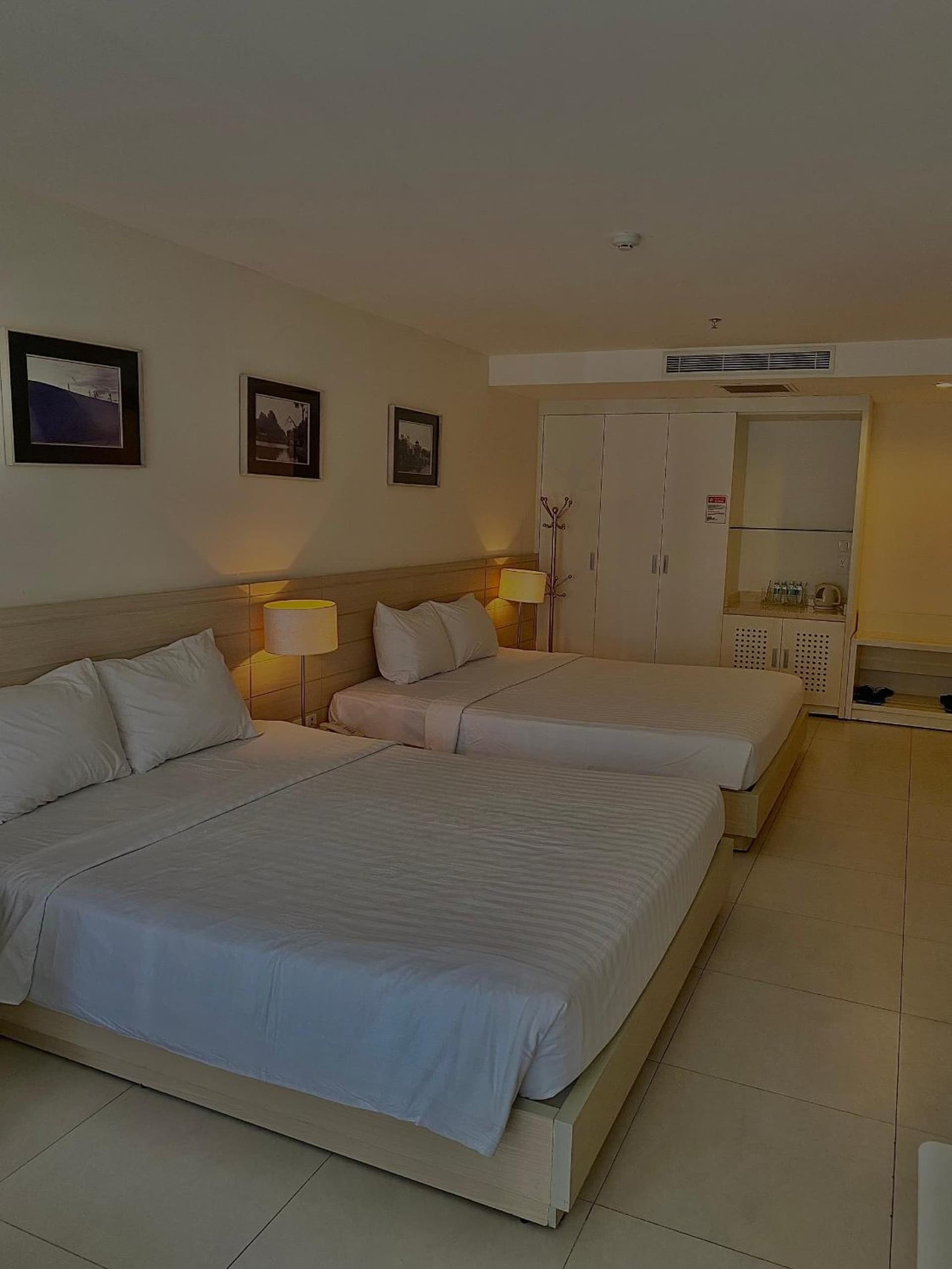 Nhi Phi Hotel