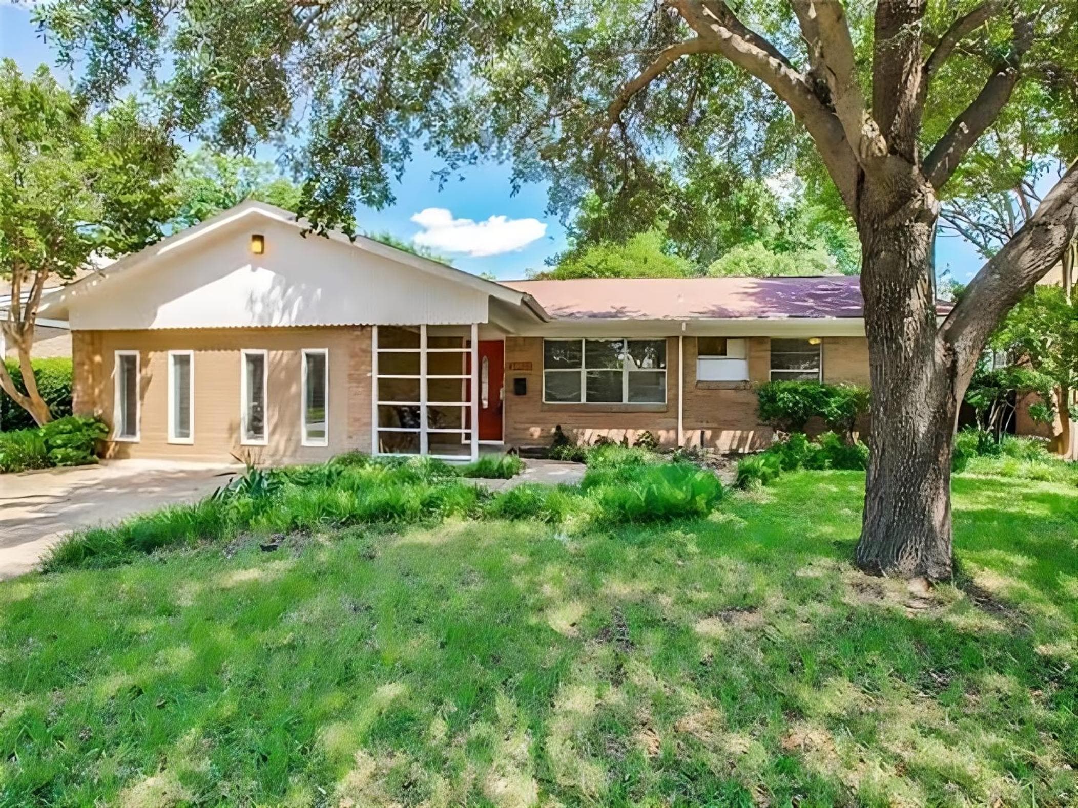 Sunny & Spacious House - Perfectly located for quick access to all of DFW