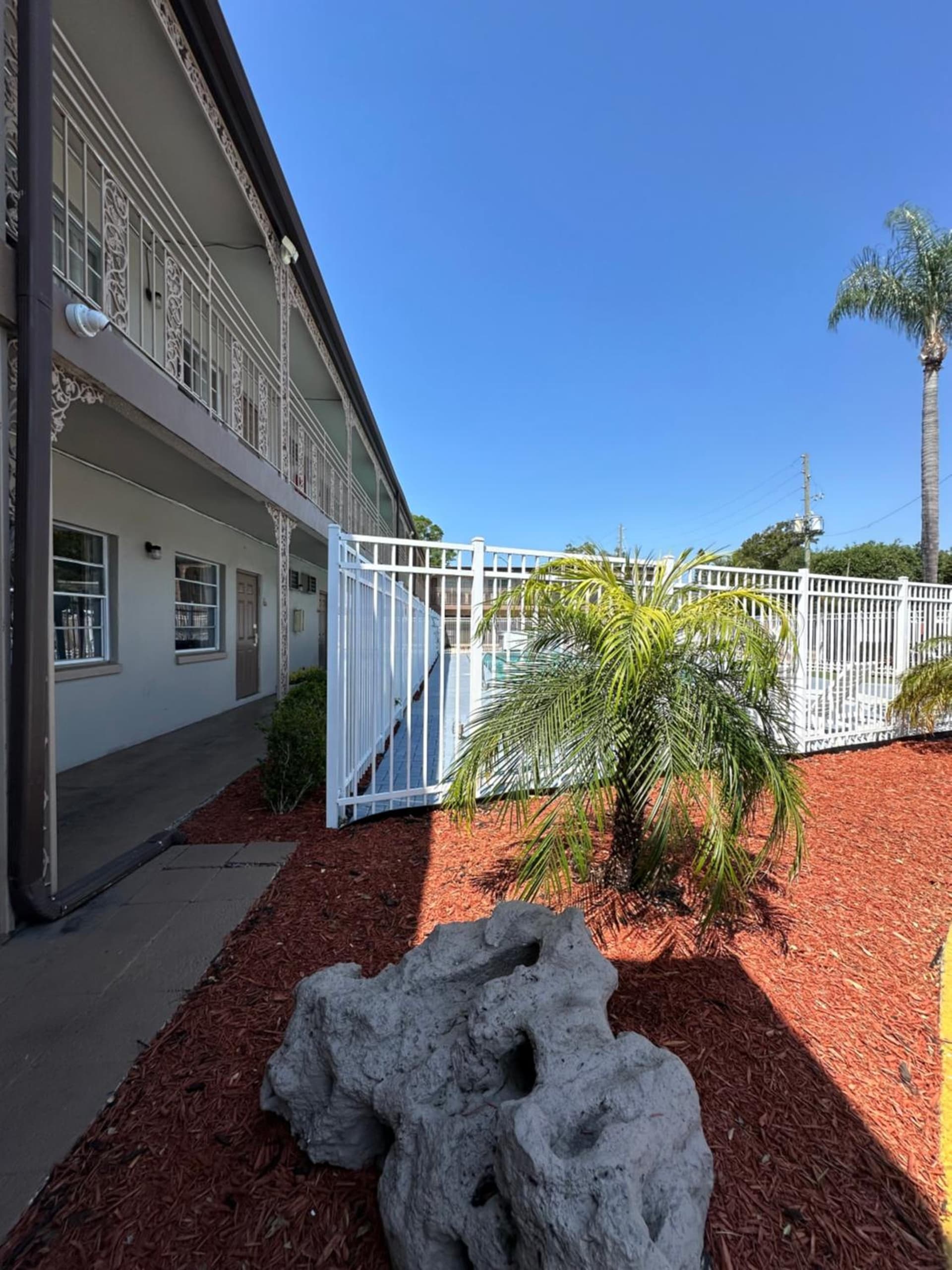 Econo Lodge St Petersburg Central