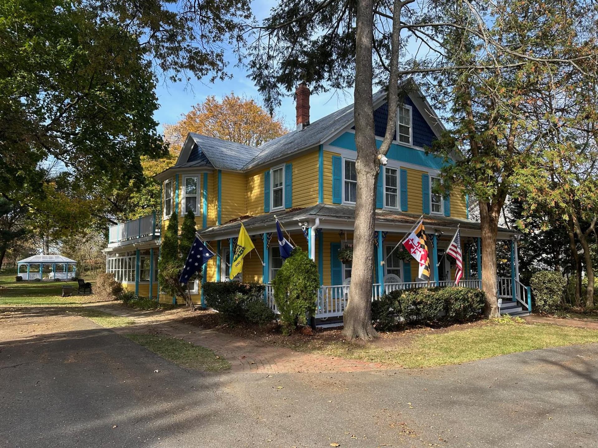 Inn on Fox Meadow - Spacious Victorian Inn
