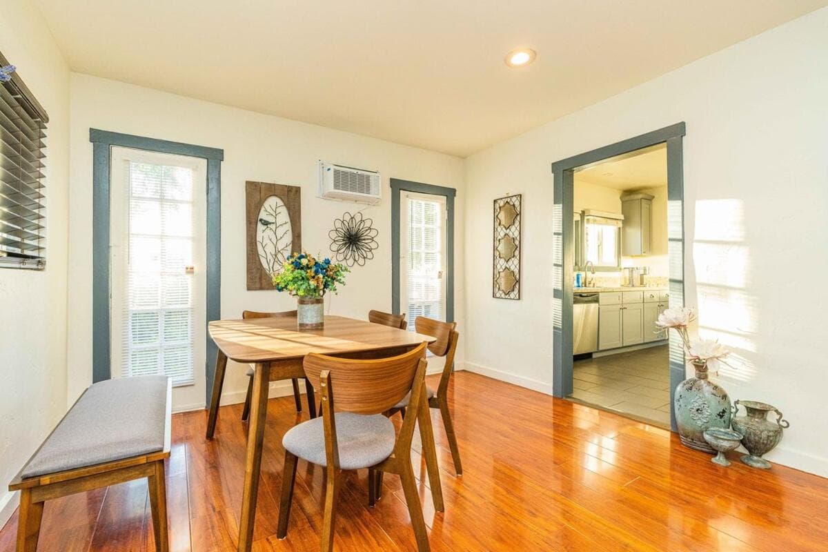 Newly Remodeled 3B2B House