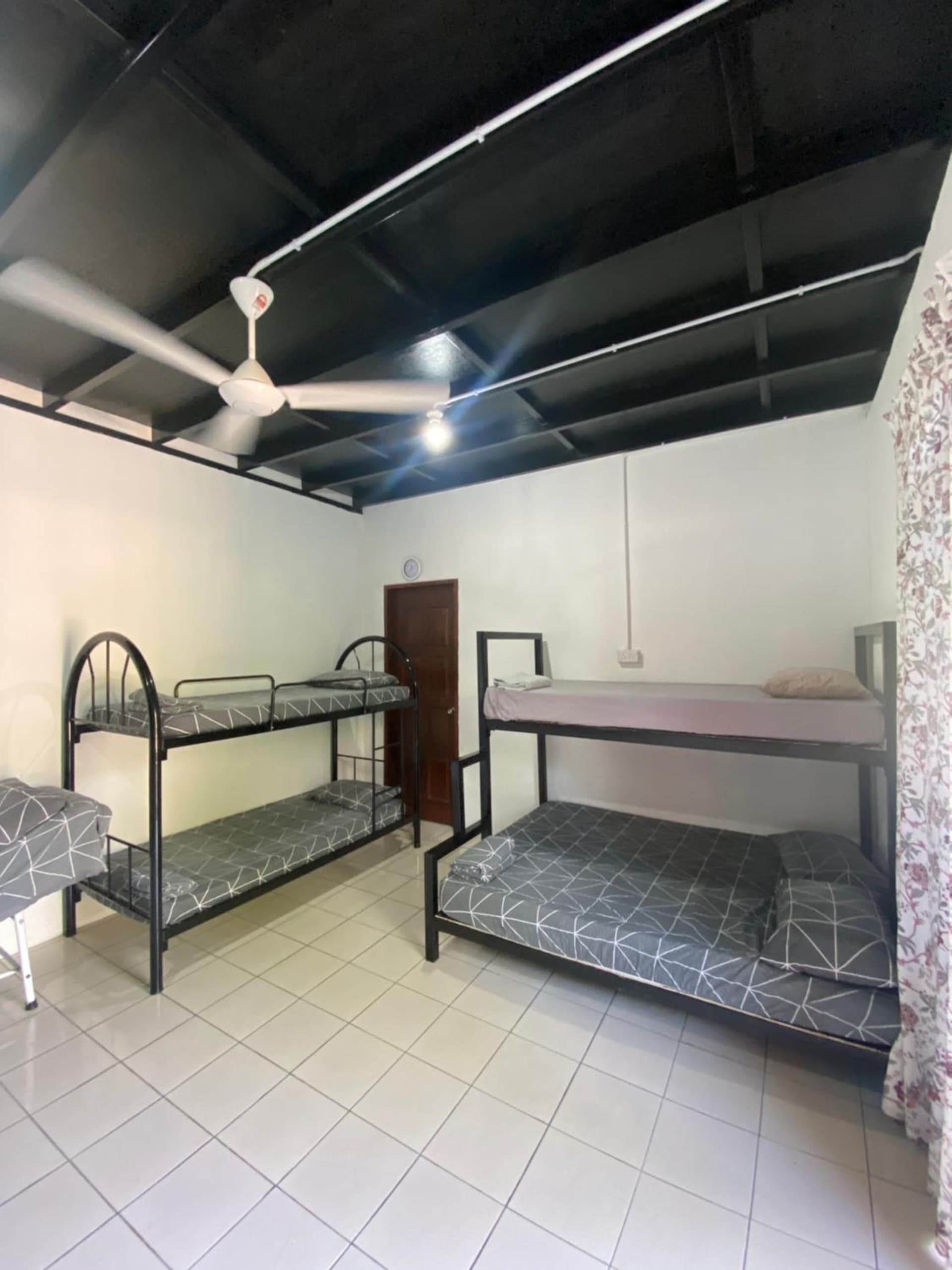 Julian Homestay - Room2