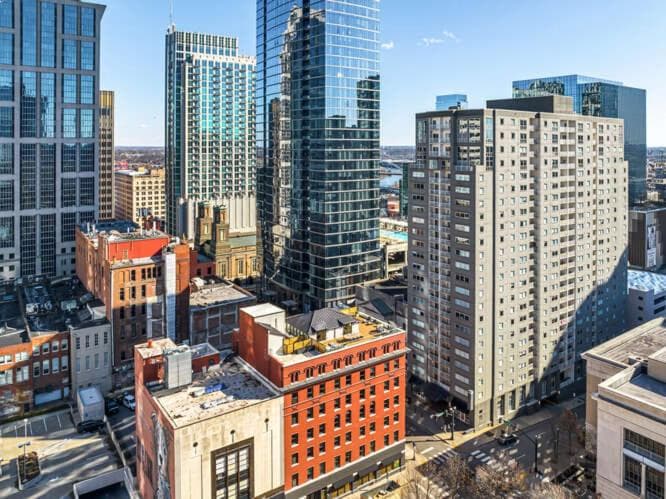 Skyline Suite with Penthouse & Rooftop Deck 6BR by Maddox Hotel