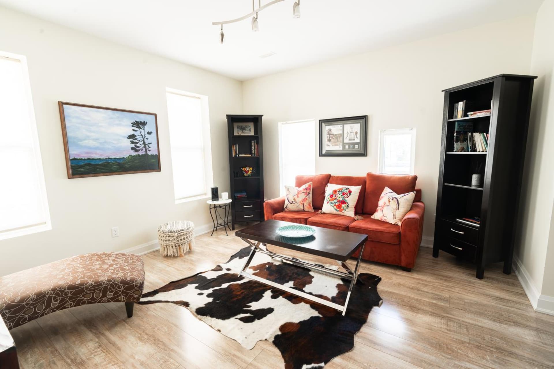 Spacious 3 Bedroom Apartment in Heart of Niagara