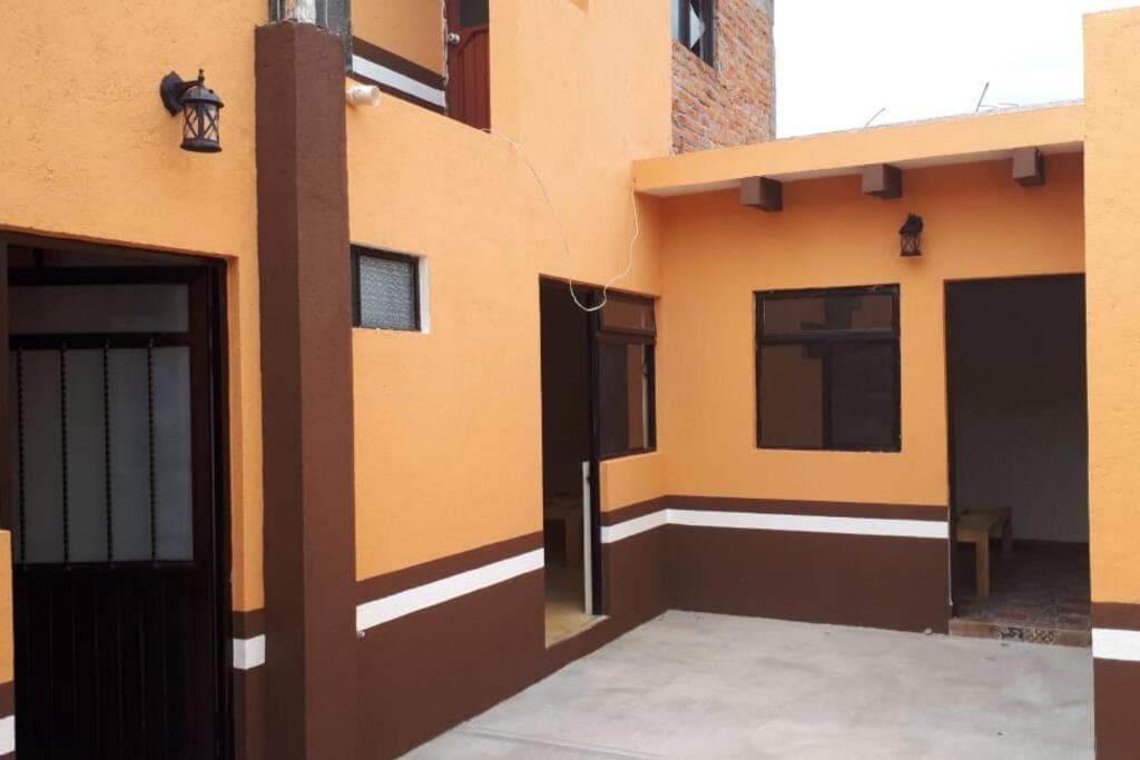 Casa La Puerta del Sol estilo rústico-minimalista