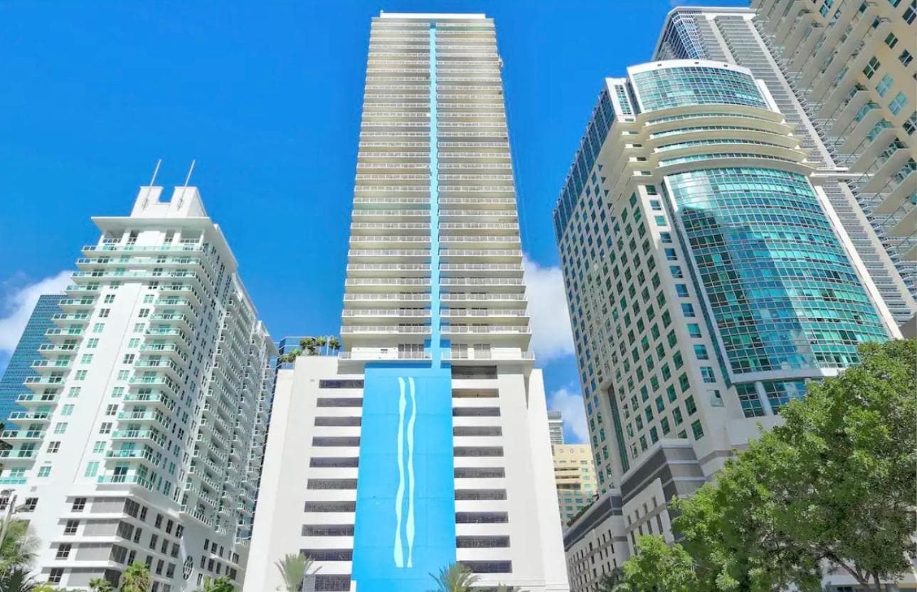 Brickell High Floor Beautiful View by Palermo Home Miami