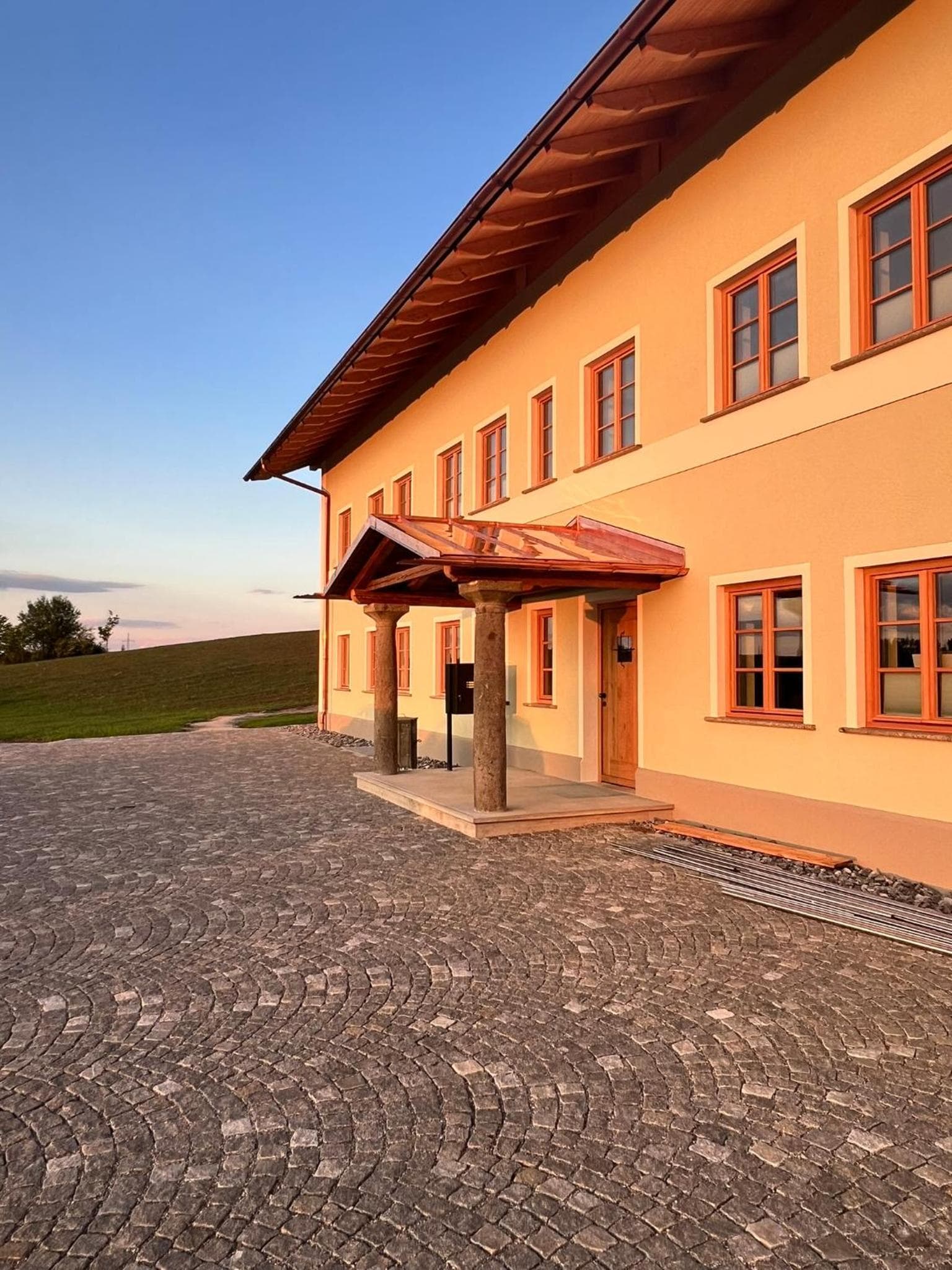 Stay Nice Apartments Dorfen Nähe München Jacuzzi Grillkota 75 Zoll TV