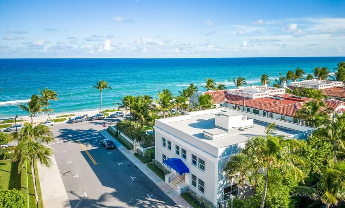 Boutique condo w oceanfront & concierge