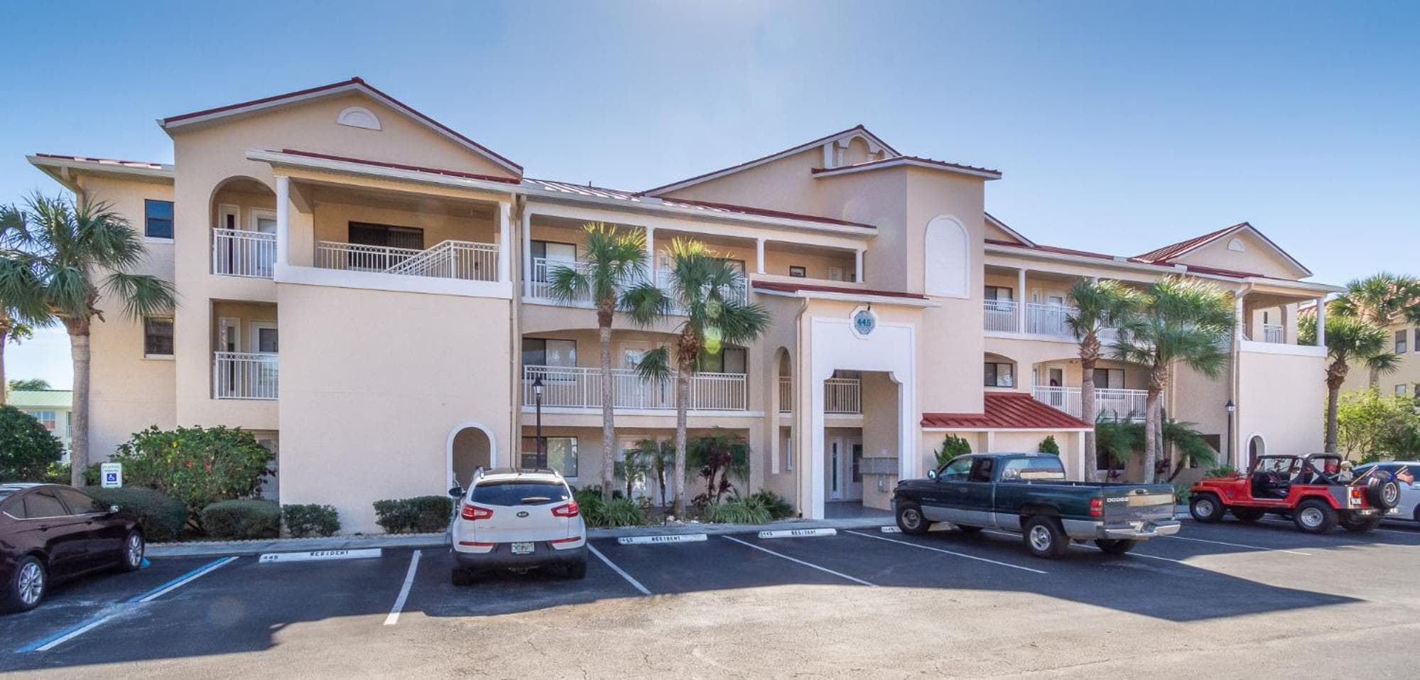 Pet Friendly Bouchelle Island Condo Pool Hot Tub Seconds to the Beach