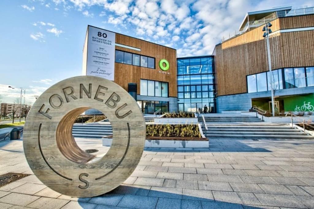 Stor leilighet med 4 soverom,stor terrasse og hage