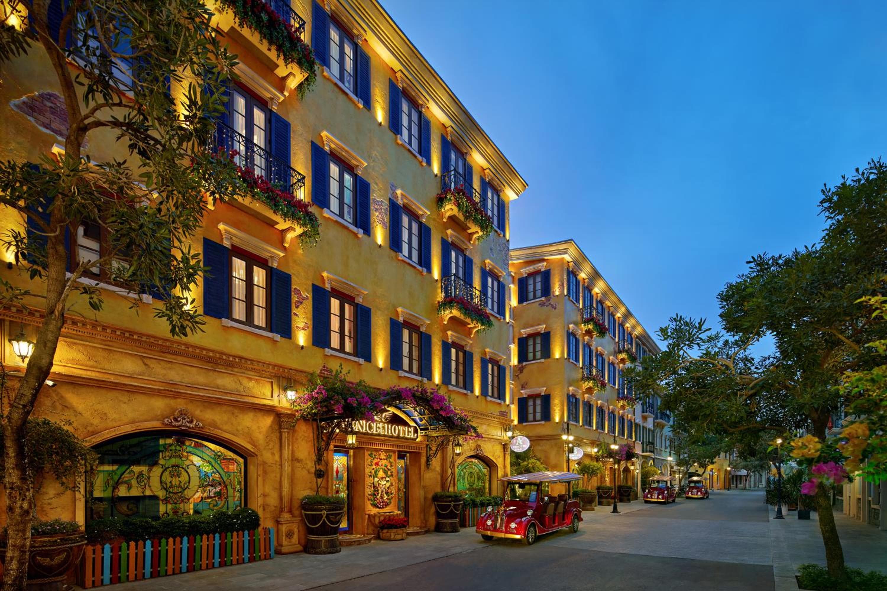 Venice Hotel Phu Quoc - Free Airport Shuttle & Spa Inclusive