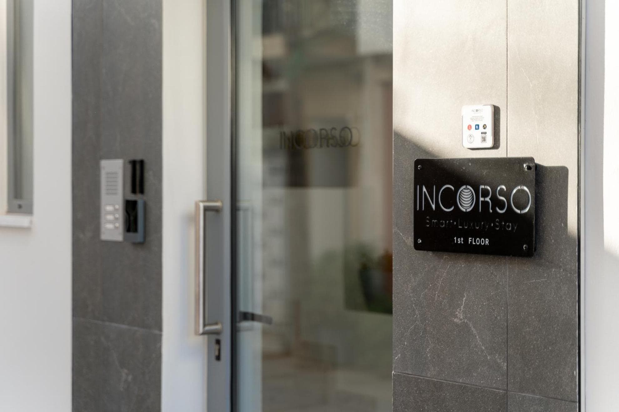 INCORSΟ - Smart Luxury Stay - Athens Airport - PassCode Late Self Check In