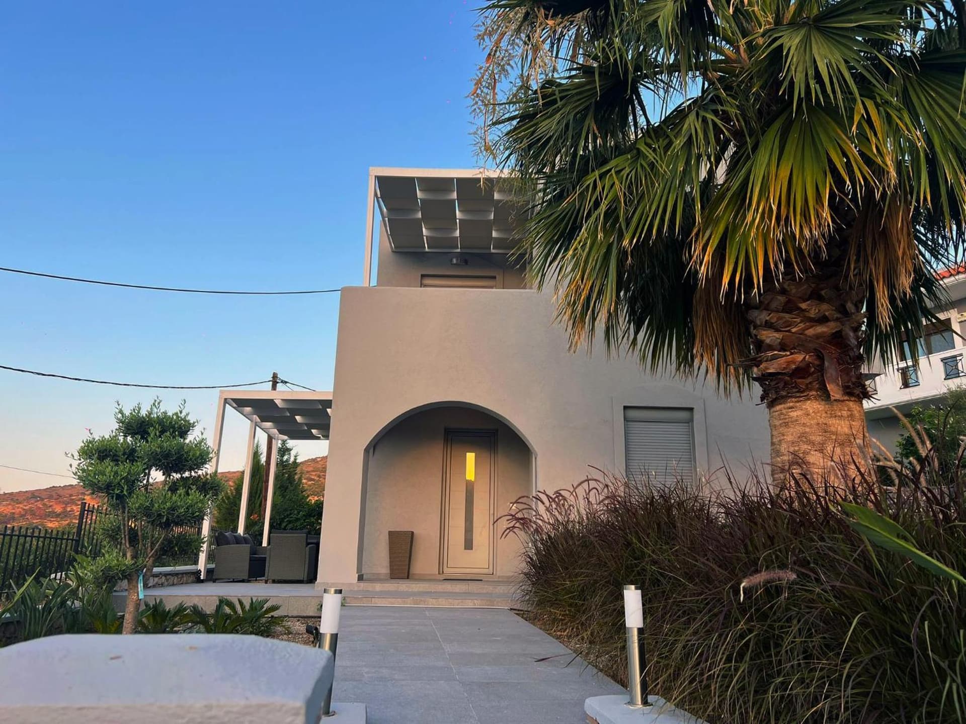 ARYVE Townhouse Rhodos mit Akropolis- und Meerblick sowie Jacuzzi und tollen Sonnenterrassen und Garten