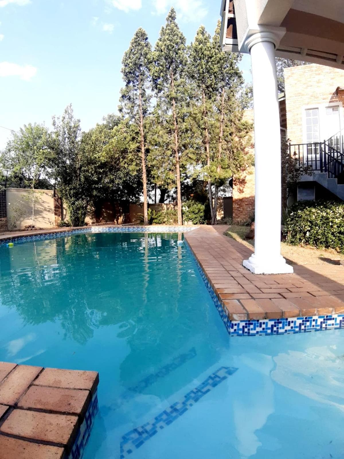 Waterfall City Guest Lodge