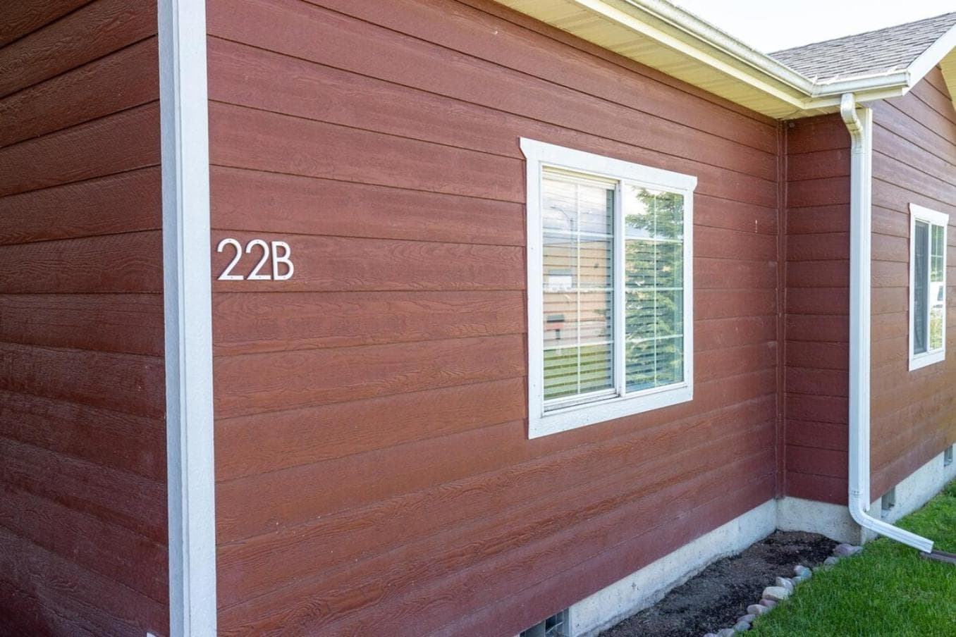 Modern Townhome Enclosed Garage Washer & Dryer