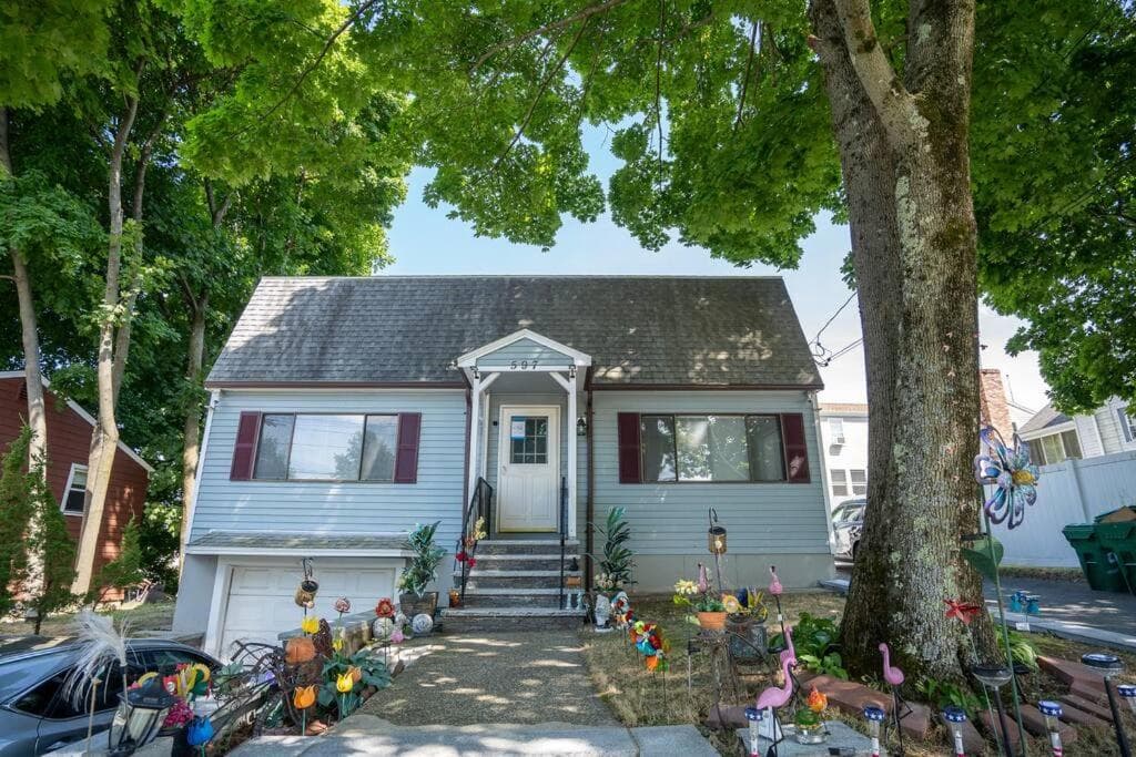 Spacious 5BR & 2BA House w Bathtub, Laundry, Kitchen near Stone Zoo 597