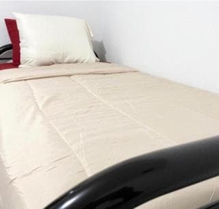 Latin Quarters -Free Dinner - All Women Rooms - All Men Rooms - Free WiFi - Coffee Parking - Lockers
