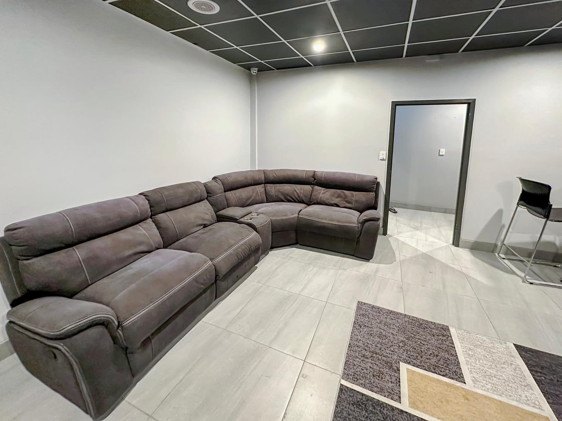 Katara on Austin - City Accomodation for up to 20