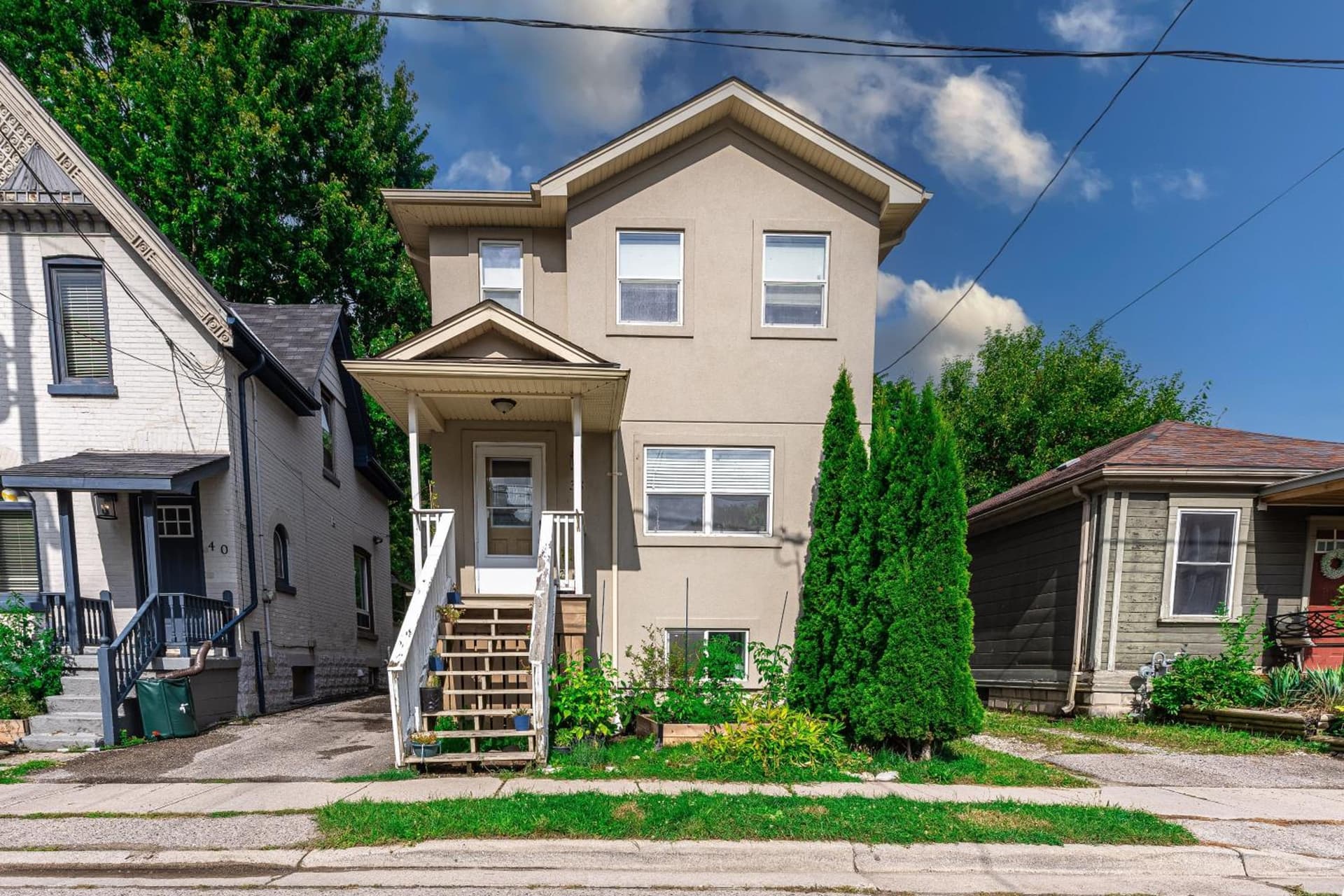 Elegant & Private Apartment - Short Walk From Downtown