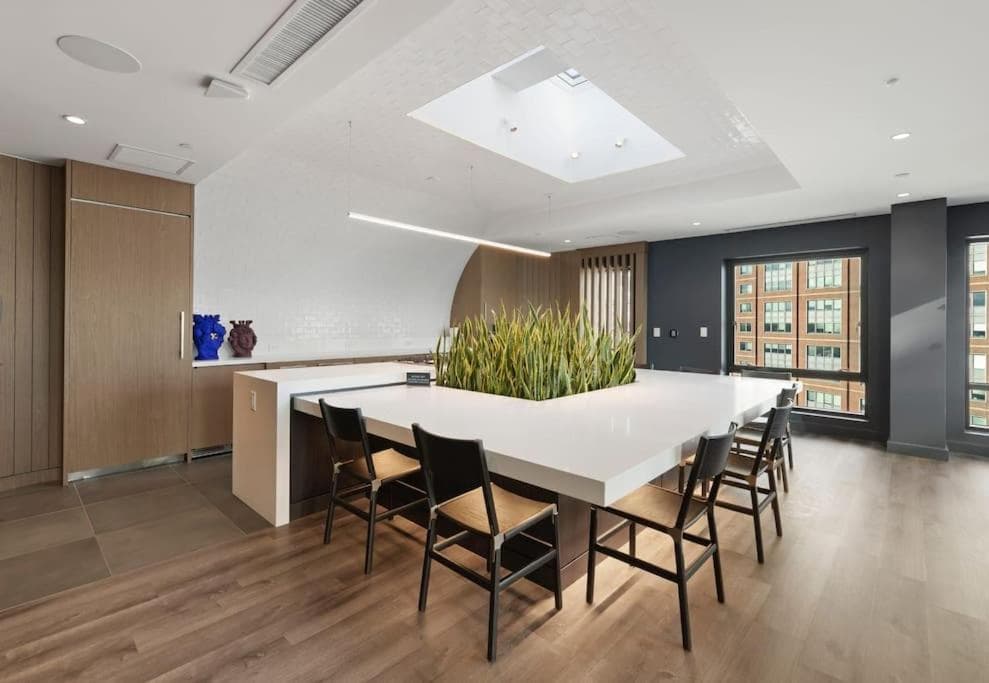 Chic 2BR 2BA Retreat in the Heart of Fenway Park