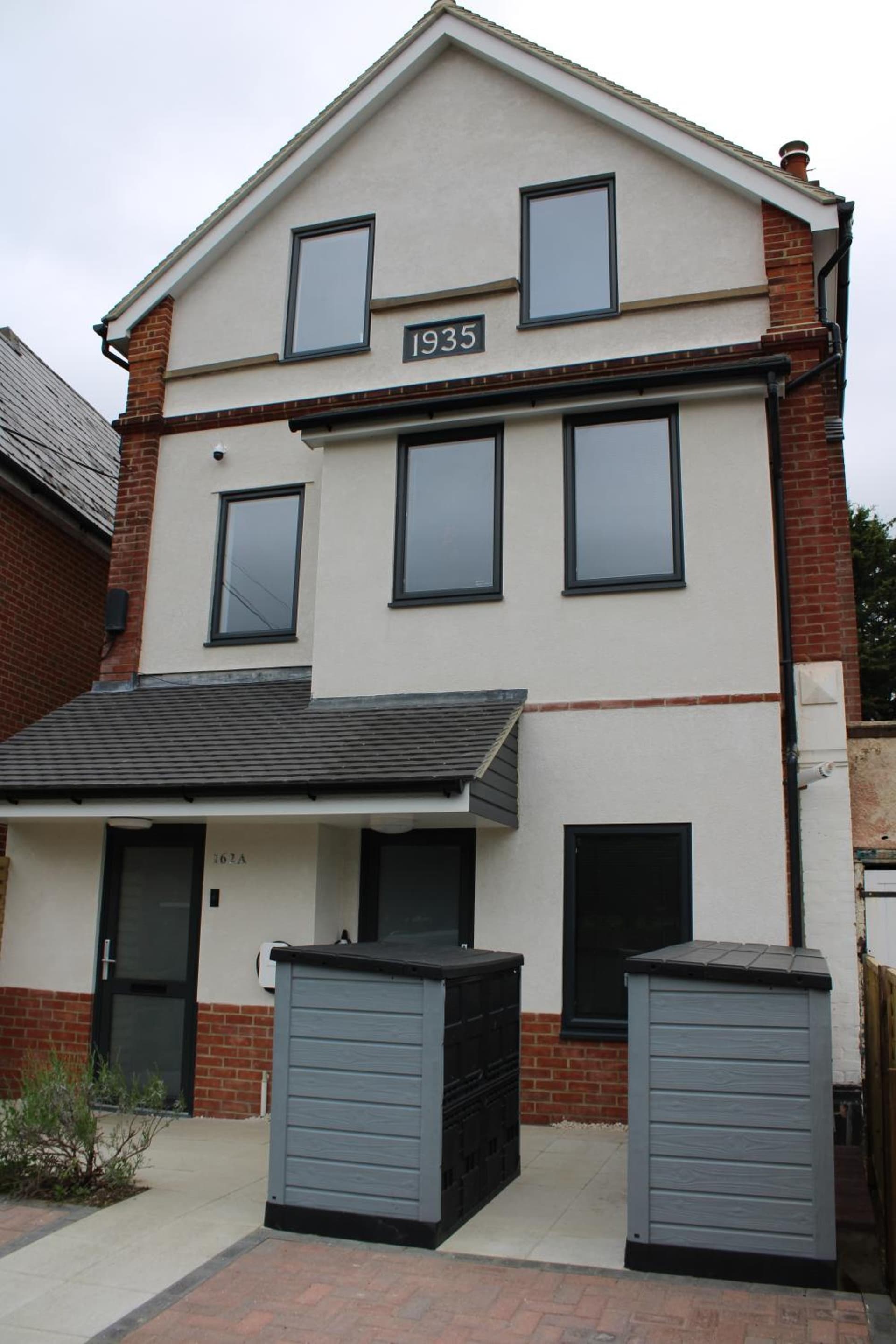 White House apartment, Staines upon Thames