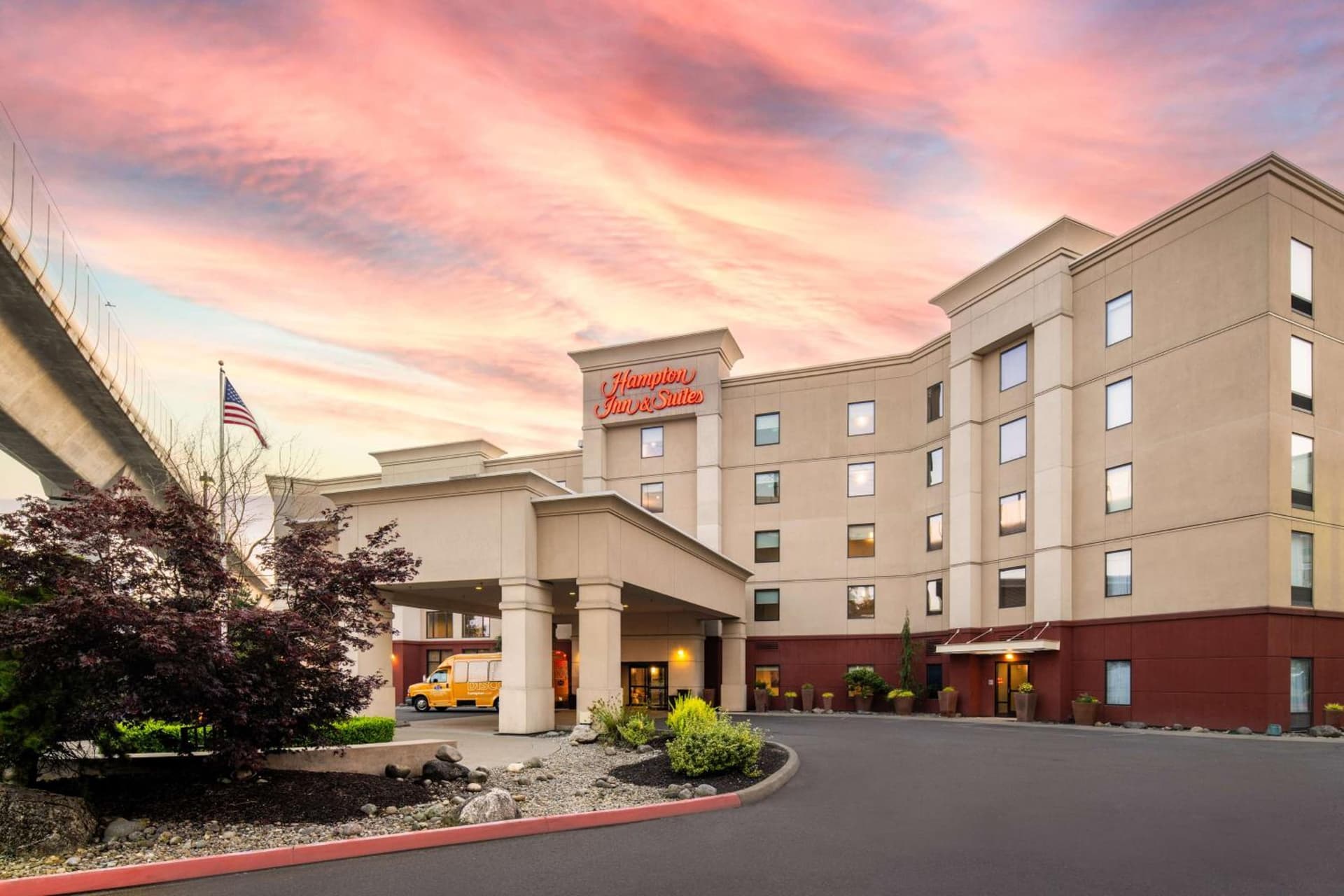 Hampton Inn and Suites Seattle - Airport / 28th Avenue
